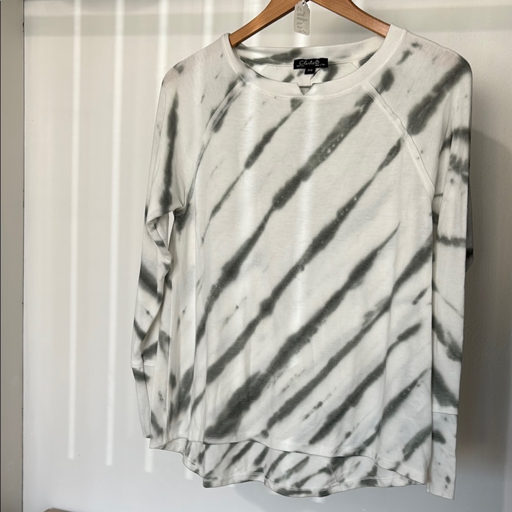 Charlie Green and White Charlie long-sleeved featuring diagonal tie-dye pattern